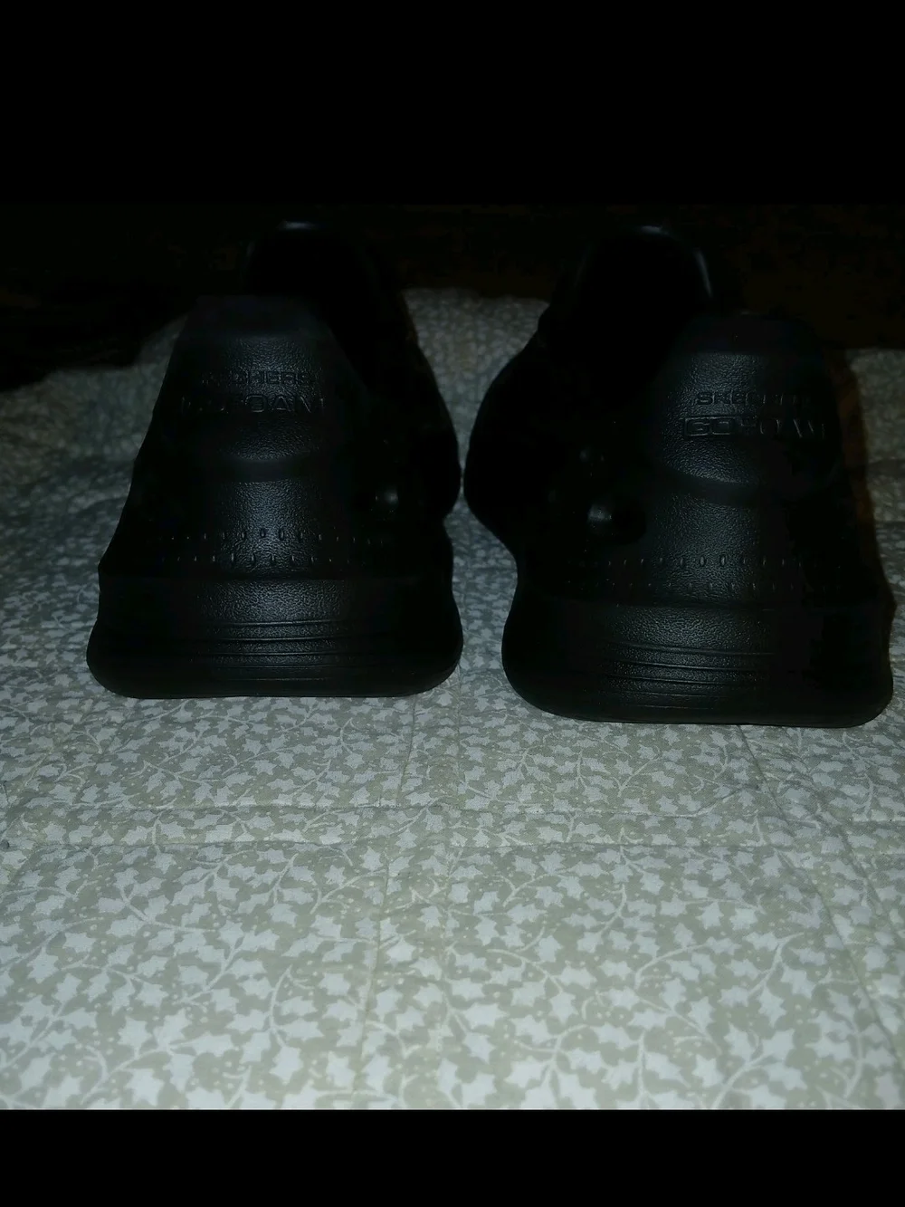 Men's Sz 11.5 Or Womens Sz 13.5 Black Slip-On Unisex Thick Cushion Sole Shoes